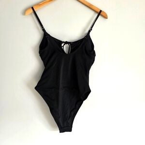 Exotic Cut-out One-piece Swimsuit Black H & M Small